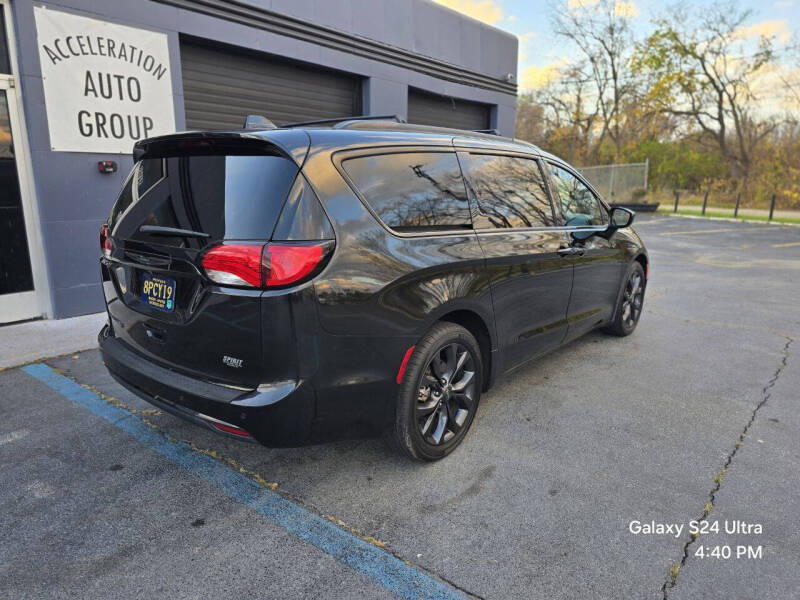 2020 Chrysler Pacifica Touring L photo 8