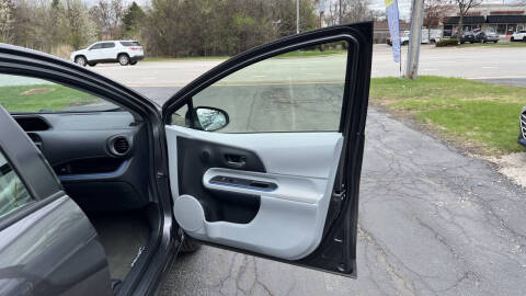 2013 Toyota Prius c Three