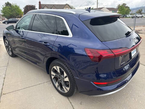 2021 Audi e-tron quattro Premium