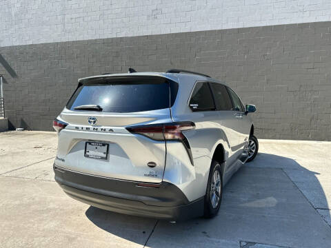 2024 Toyota Sienna XLE 8-Passenger
