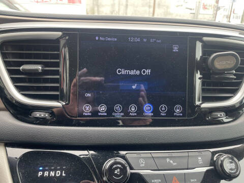 2017 Chrysler Pacifica Touring-L