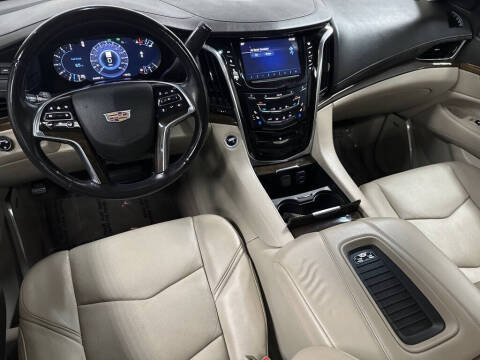 2018 Cadillac Escalade Luxury