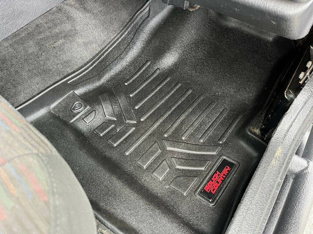 2004 Jeep Wrangler 37