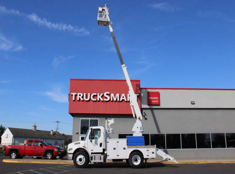 2019 Freightliner M2 106