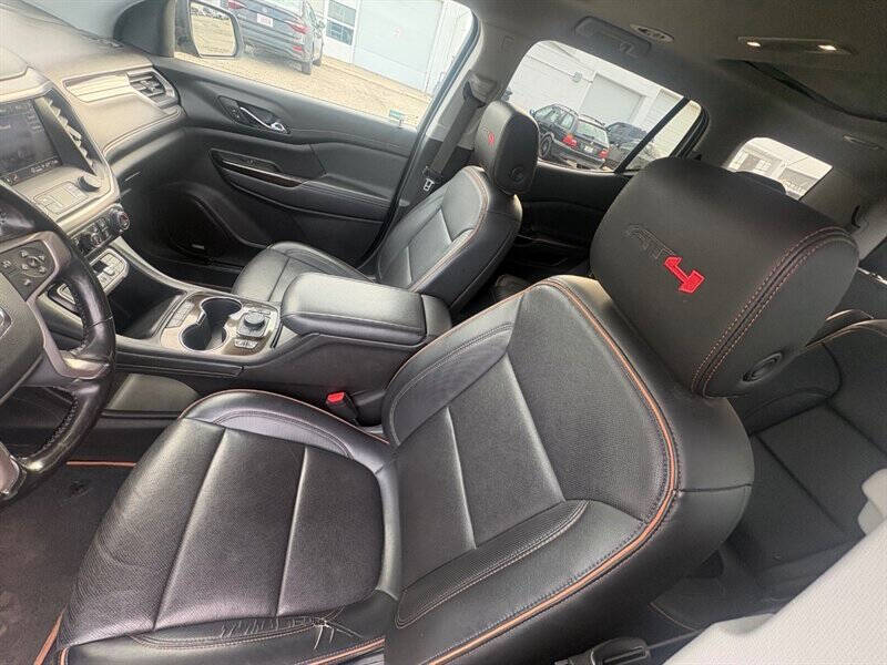2022 GMC Acadia AT4
