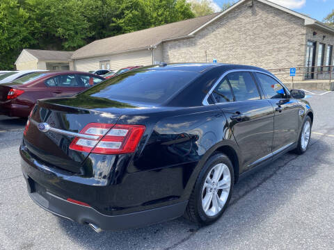 2016 Ford Taurus SE