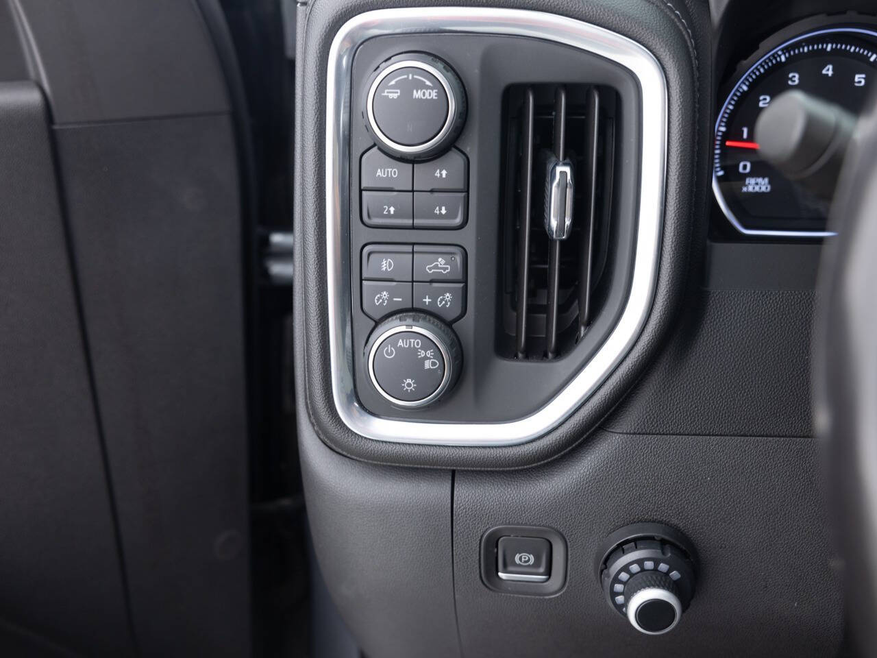 Used Car 2021 Chevrolet Silverado 1500  Lt Trail Boss 4x4 4dr Crew Cab 5.8 Ft. Sb For Sale Under $50,000 In Coal City, Illinois