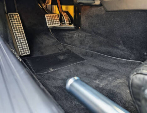 2005 Aston Martin DB9 Volante