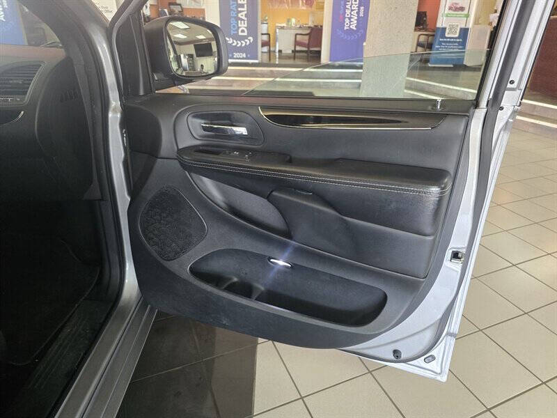 2017 Dodge Grand Caravan SE