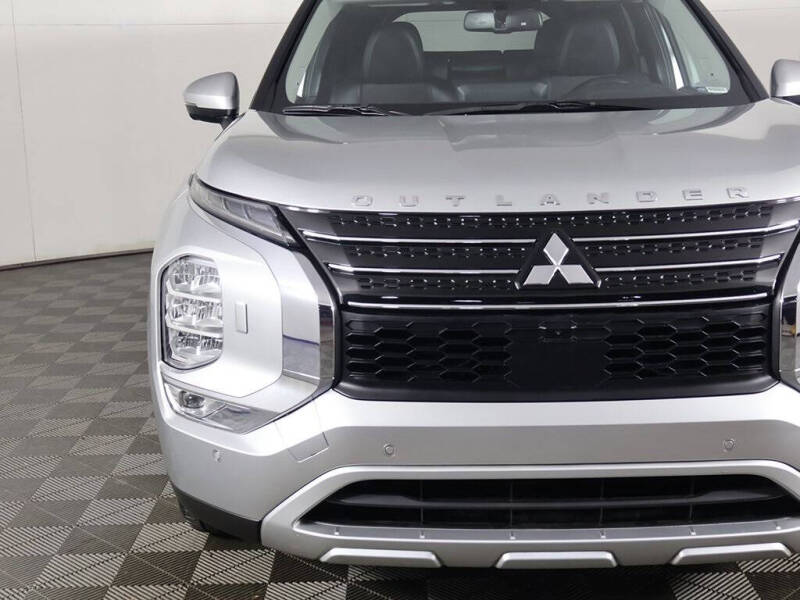 2024 Mitsubishi Outlander PHEV SE