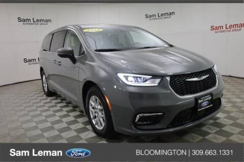 2023 Chrysler Pacifica for sale at Sam Leman Ford in Bloomington IL