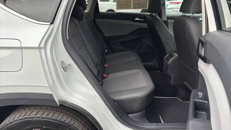 2023 Volkswagen Taos SE 4Motion