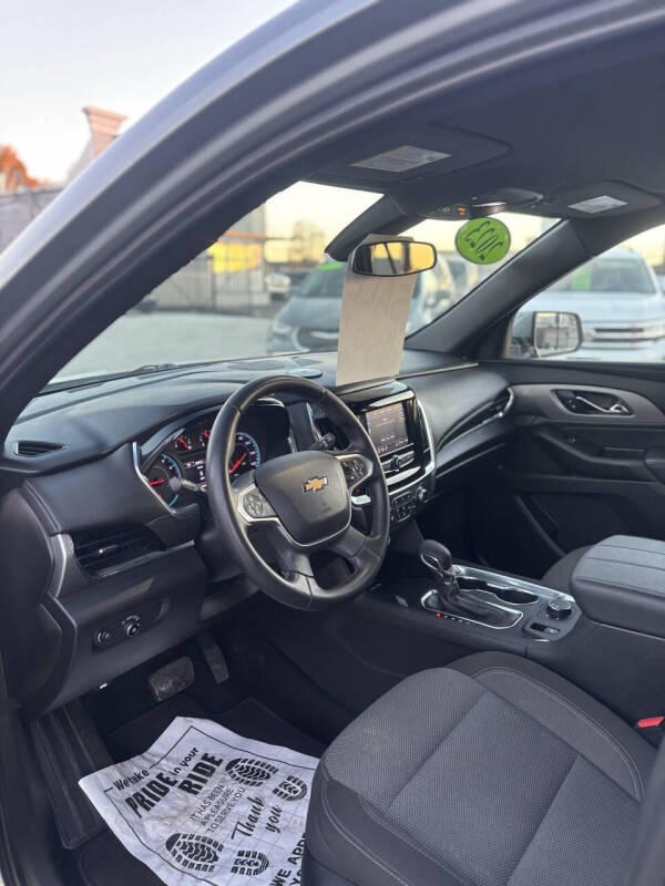 2023 Chevrolet Traverse LT