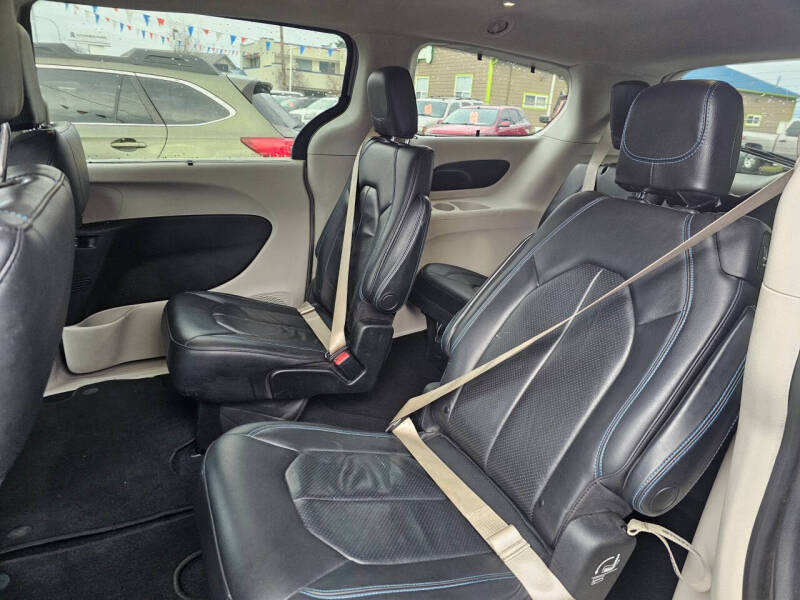 2021 Chrysler Pacifica Touring L