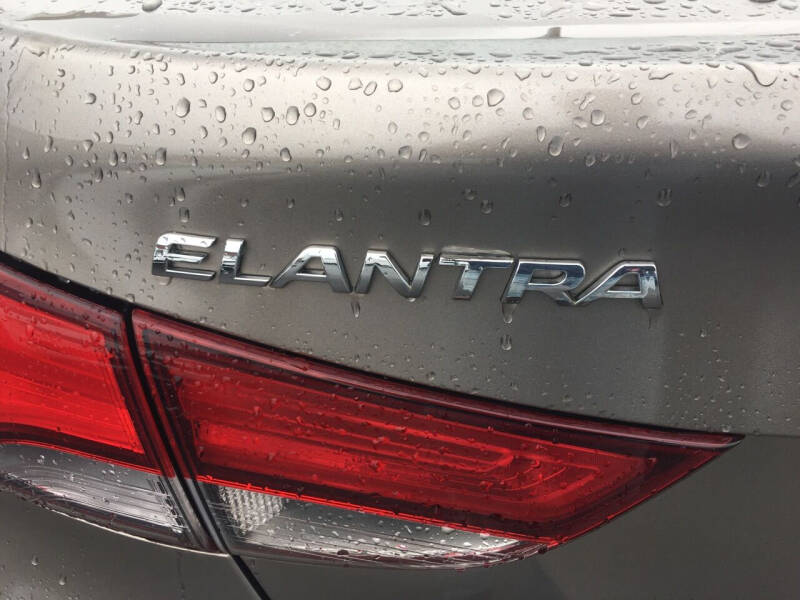 2016 Hyundai Elantra SE photo 41