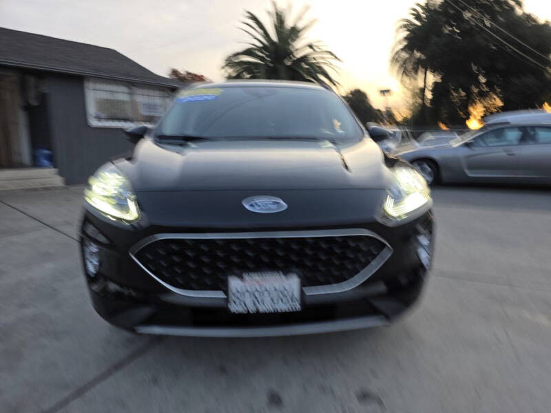 2020 Ford Escape Hybrid Titanium