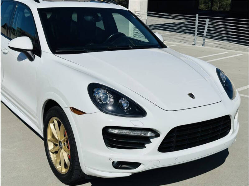 2013 Porsche Cayenne GTS