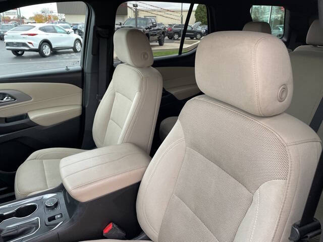 2023 Chevrolet Traverse LS