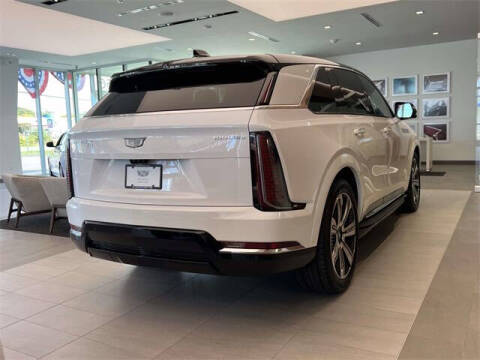 2025 Cadillac Escalade IQ Luxury 2