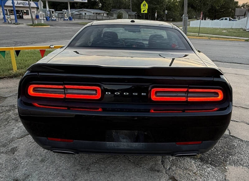 2016 Dodge Challenger SXT