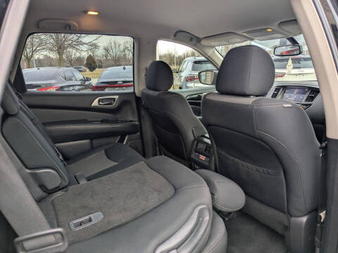 2020 Nissan Pathfinder SV