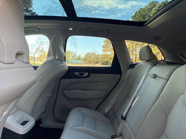 2023 Volvo XC60 B5 Plus Bright Theme
