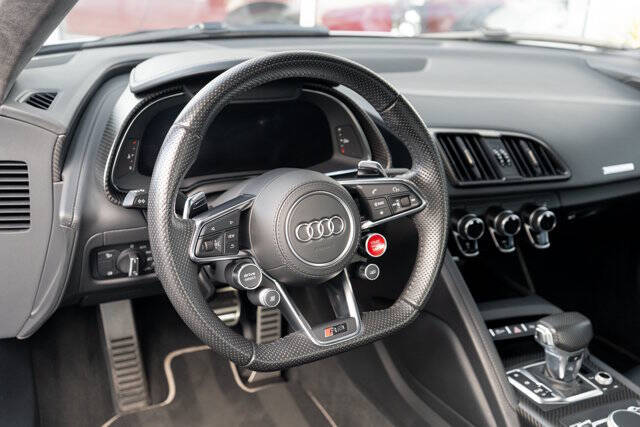 2017 Audi R8 11