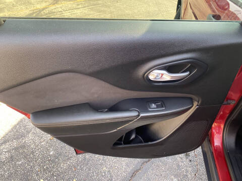 2016 Jeep Cherokee Sport