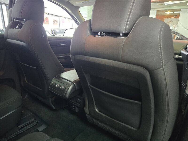 2016 GMC Acadia SLE-2