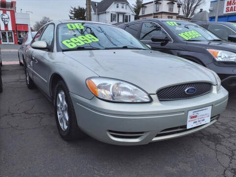 2006 Ford Taurus for sale at M & R Auto Sales INC. in North Plainfield NJ