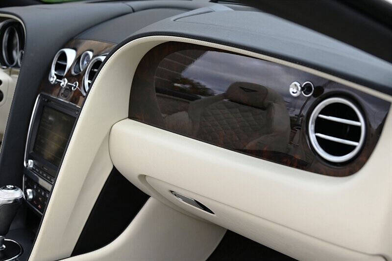 2017 Bentley Continental 29