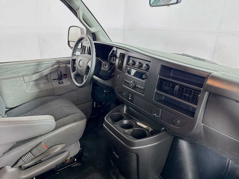 2025 GMC Savana 2500