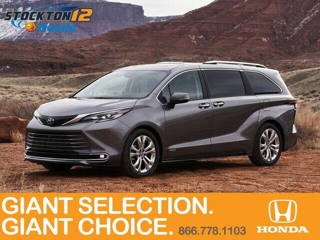 2021 Toyota Sienna LE 8-Passenger