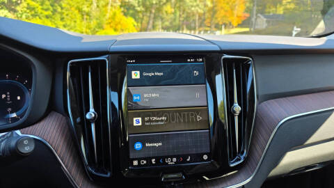 2023 Volvo XC60 B5 Plus Dark Theme