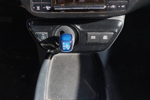 2022 Toyota Prius LE