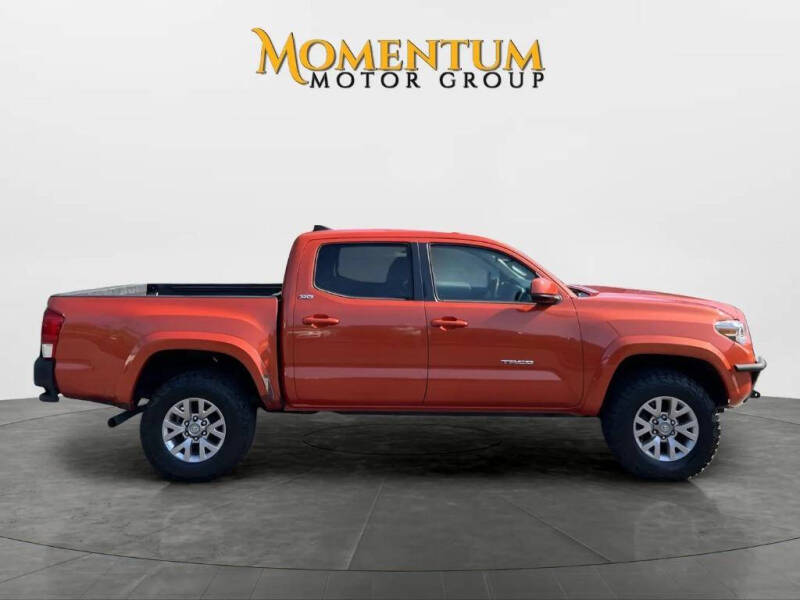 2016 Toyota Tacoma SR5's photo