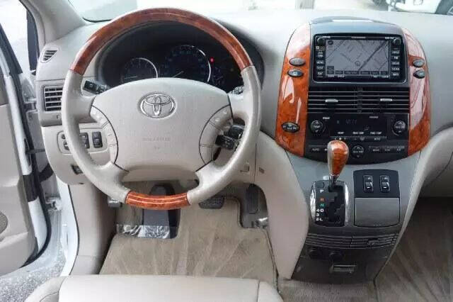 2008 Toyota Sienna XLE