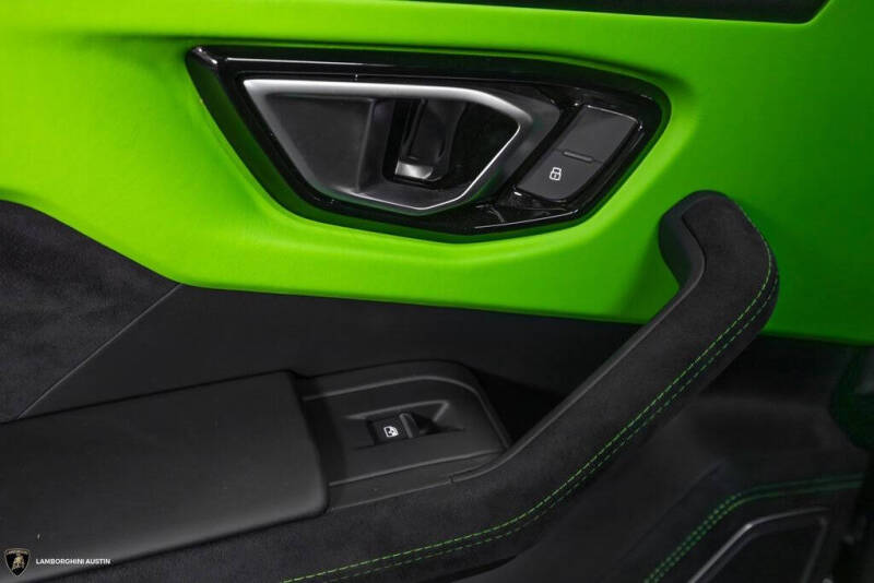 2024 Lamborghini Urus S