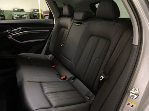 2023 Audi e-tron quattro Premium Plus