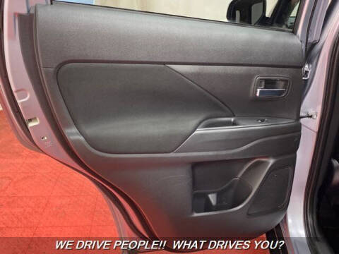 2017 Mitsubishi Outlander ES