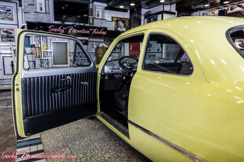 1950 Ford Custom Deluxe