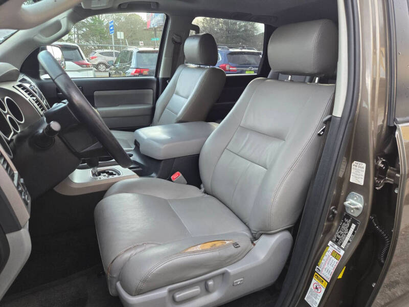 2013 Toyota Sequoia SR5