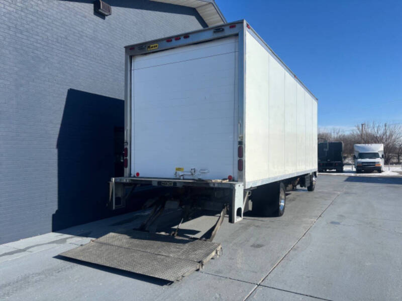 2015 Isuzu NRR 24FT Box Van