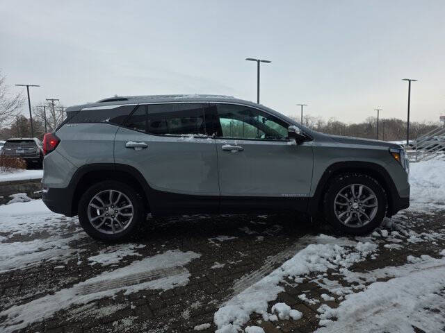 2024 GMC Terrain SLT