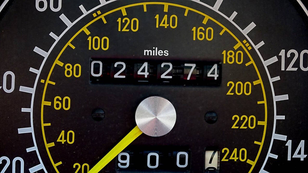 1985 Mercedes-Benz 380-Class 32