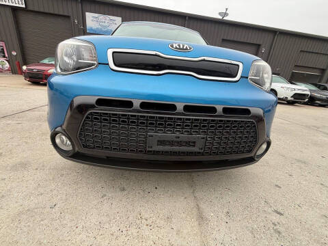 2016 Kia Soul +
