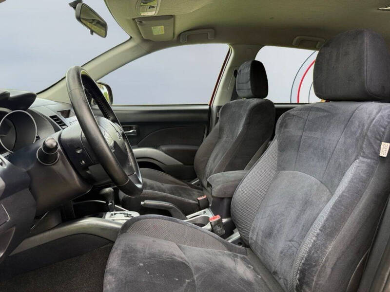 2010 Mitsubishi Outlander ES