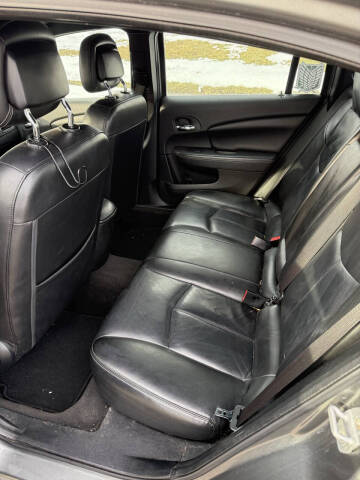 2011 Chrysler 200 Limited