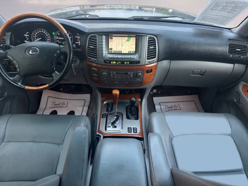 2005 Lexus LX 470
