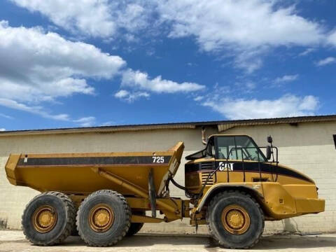 2005 Caterpillar 725 - 6x6 - 25 Ton - Cab